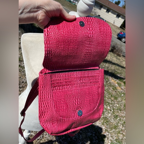 Unlisted A Kenneth Cole Production; Pink Gator Embossed Crossbody Bag - Picture 7 of 11